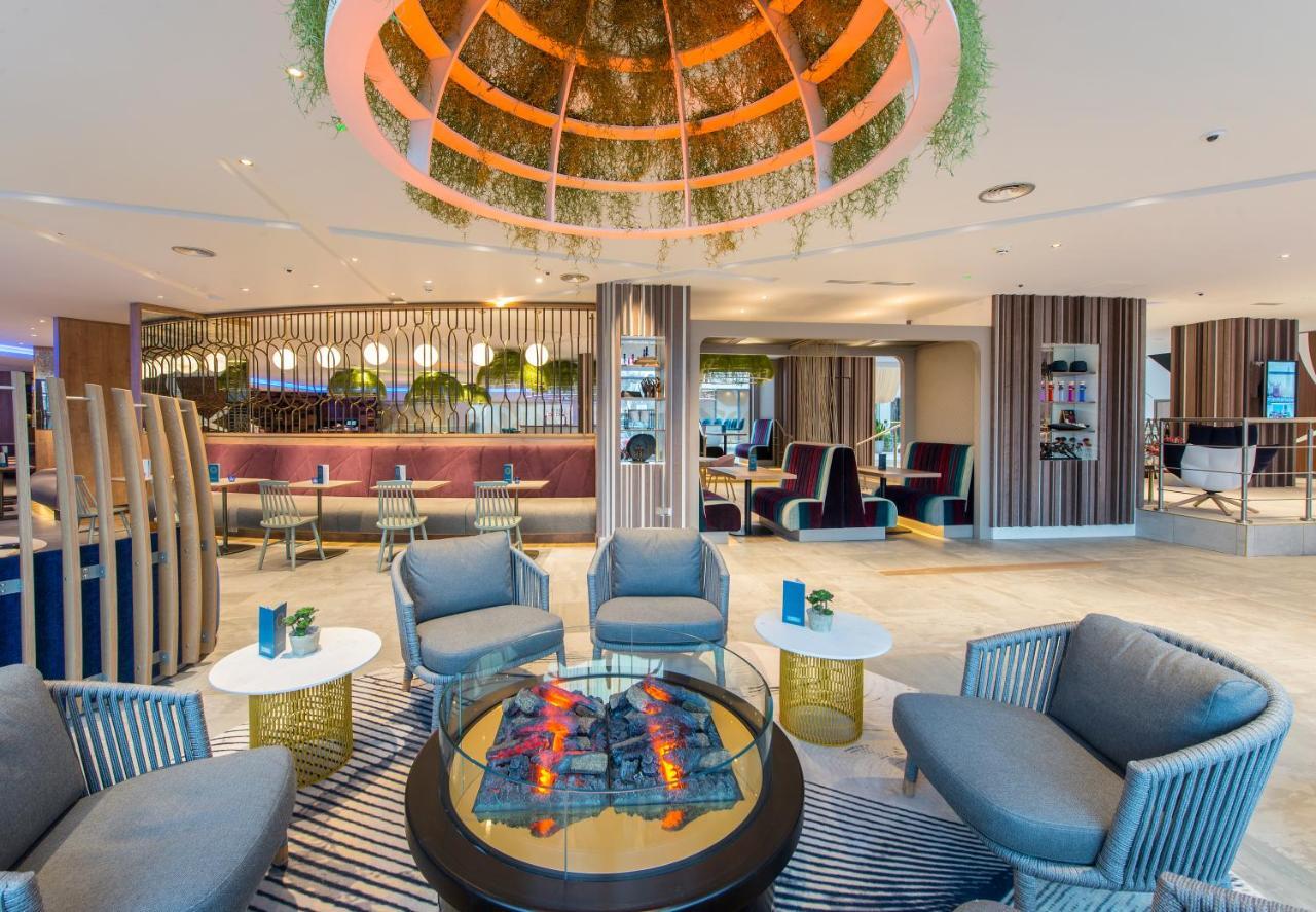 Hotel Novotel London Heathrow Airport T1 T2 And T3