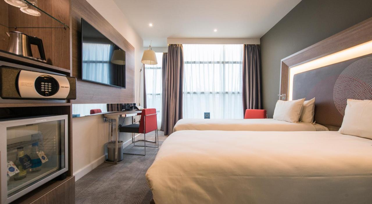 Novotel London Heathrow Airport T1 T2 And T3 Hotel 4*