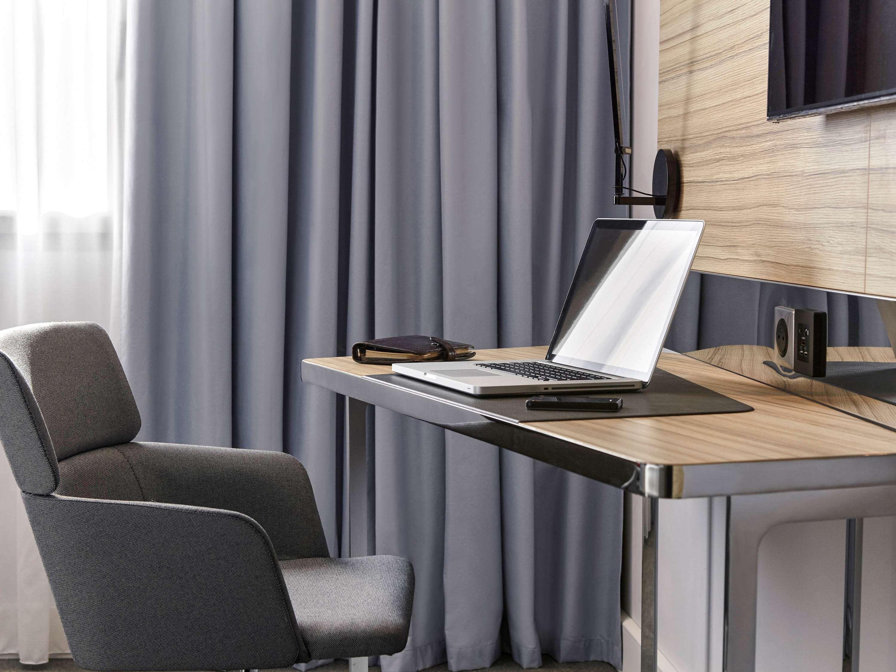Novotel London Heathrow Airport T1 T2 And T3