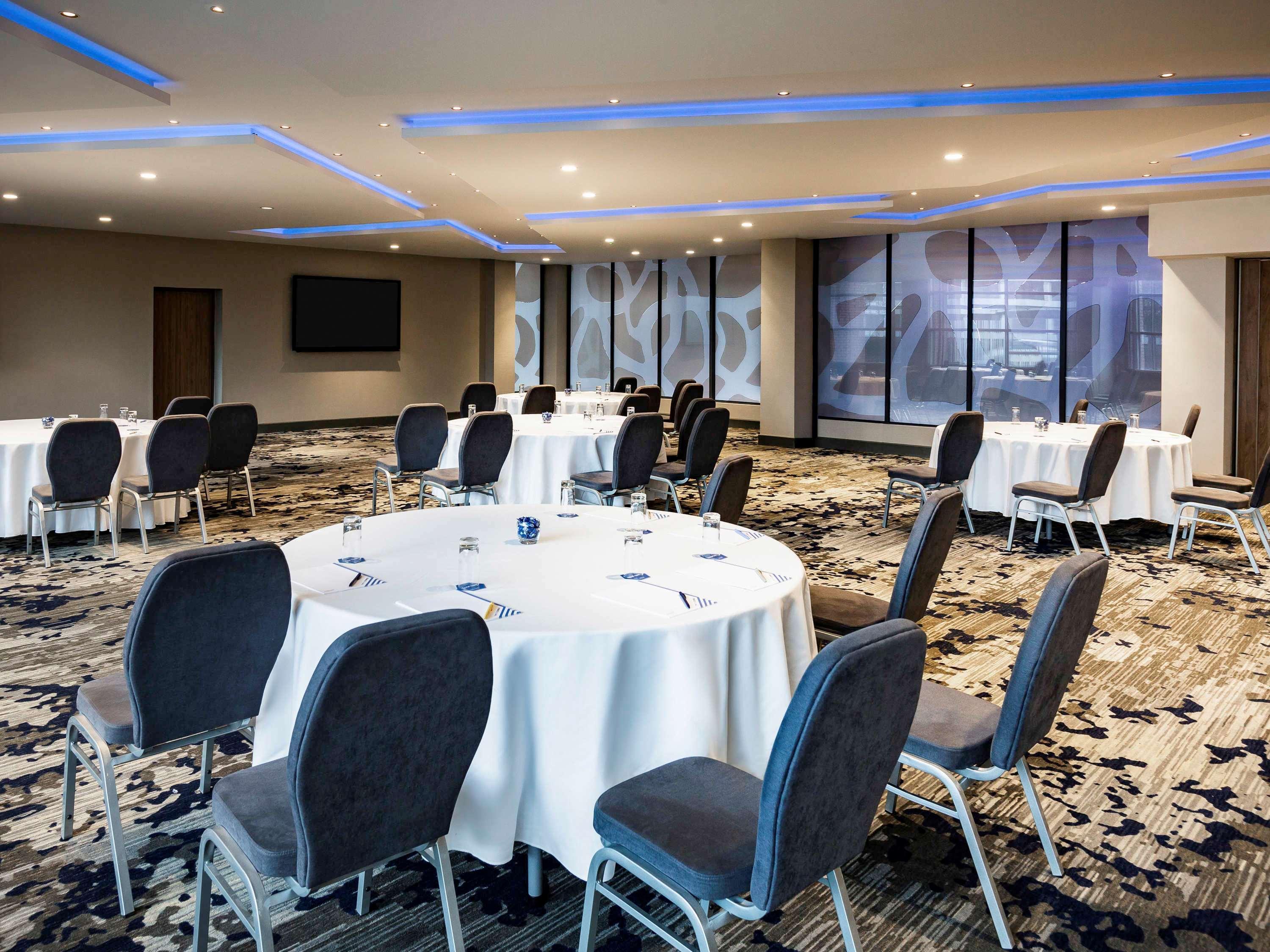 Novotel London Heathrow Airport T1 T2 And T3 Hotel Hayes (Greater London)