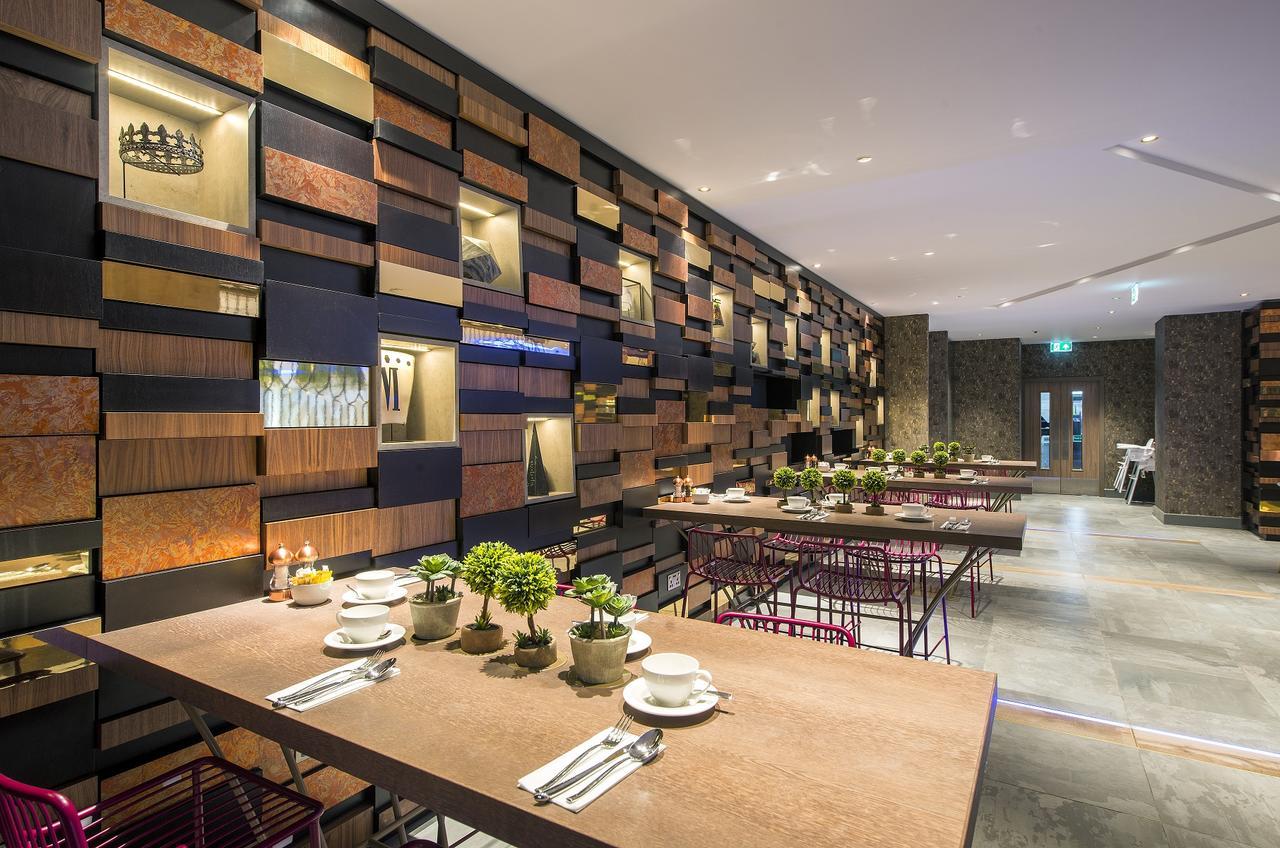 Hotel Novotel London Heathrow Airport T1 T2 And T3 4*