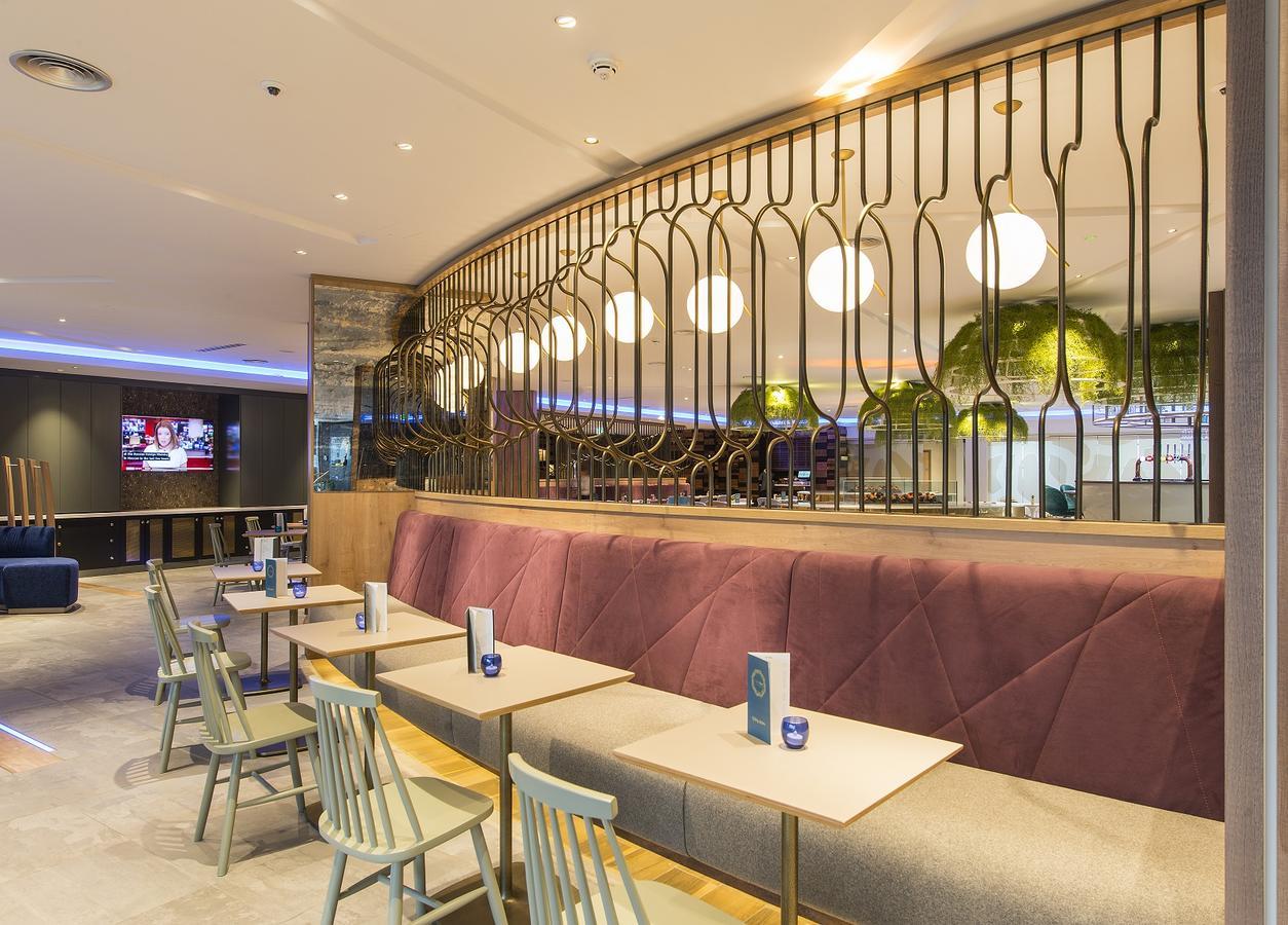 Hotel Novotel London Heathrow Airport T1 T2 And T3 4*